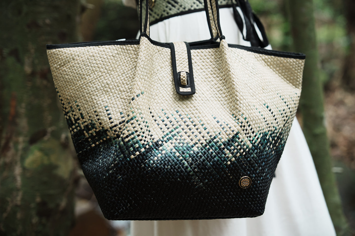 Statement M Tote Black