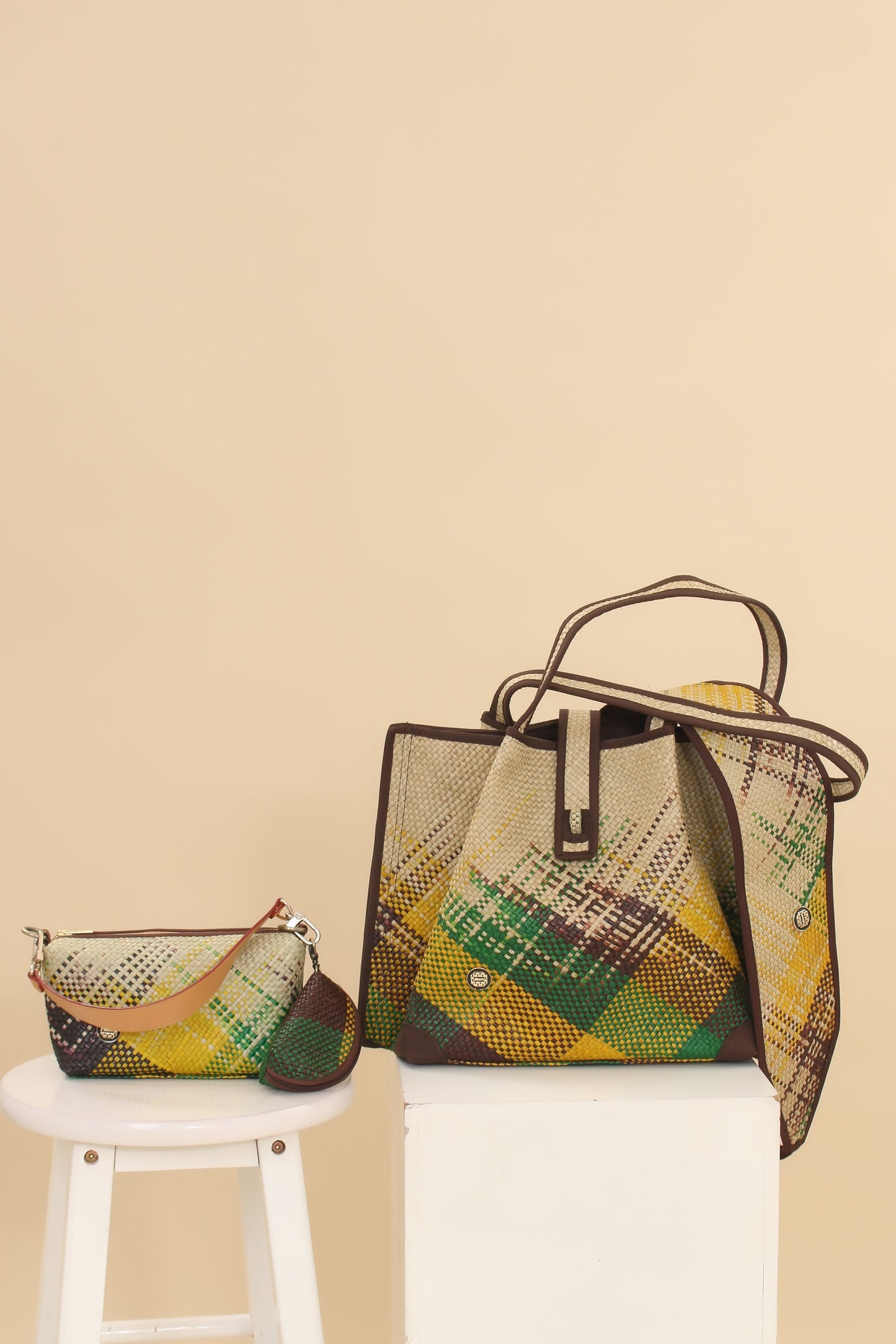 Statement L Junior Tiga Warna