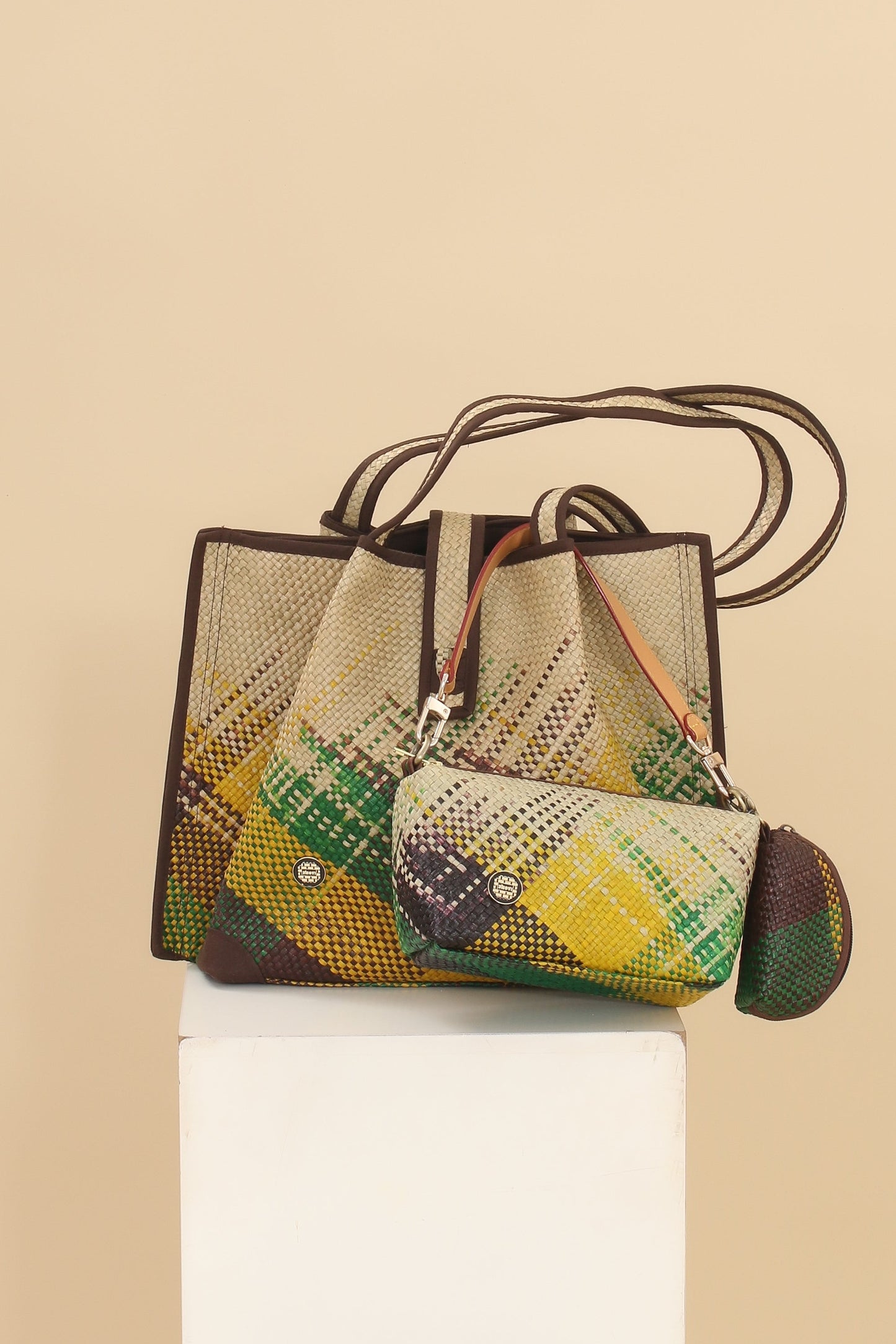 Statement L Junior Tiga Warna